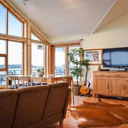Holiday home Beautiful In With House Sea View Nedstrand